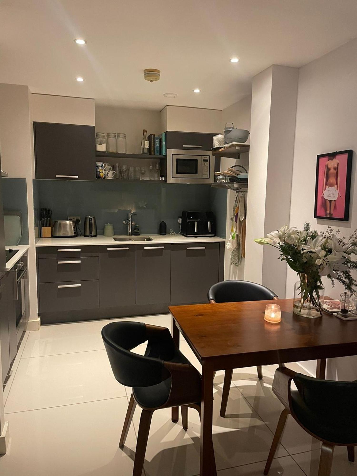 Cosy 1 Bed Beside Broadway Market Appartamento *